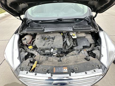 Used 2017 Ford Escape SE AWD/4WD image 19