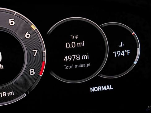 Used 2025 Porsche 911 Carrera T image 78