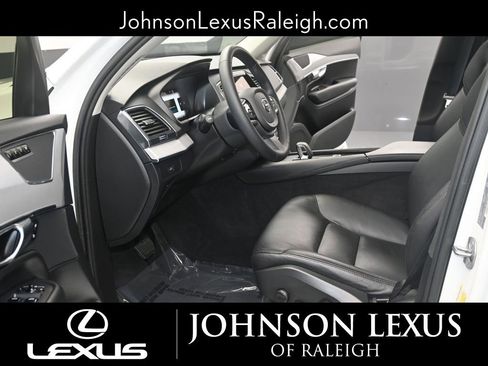 Used 2023 Volvo XC90 B5 Core w/ Protection Package Premier AWD/4WD image 13