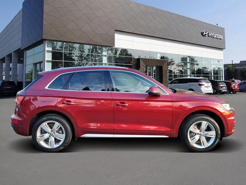 Used 2019 Audi Q5 2.0T Premium Plus w/ Premium Plus Package image 4