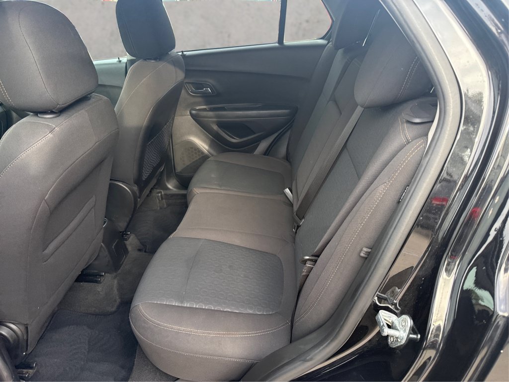 Used 2020 Chevrolet Trax LS w/ Tint and Cruise Package FWD image 12