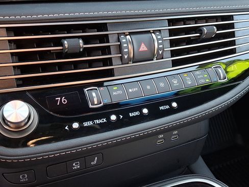 Certified 2023 Lexus LS 500 AWD w/ Luxury Package image 17