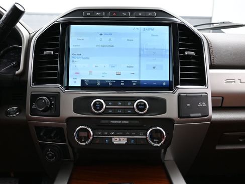 Used 2022 Ford F250 King Ranch w/ King Ranch Ultimate Package AWD/4WD image 17