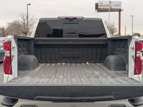 Used 2021 Chevrolet Silverado 1500 High Country w/ Technology Package image 5