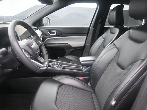 Used 2024 Jeep Compass Latitude image 21