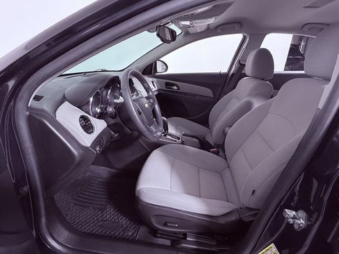 Used 2015 Chevrolet Cruze LT FWD image 8