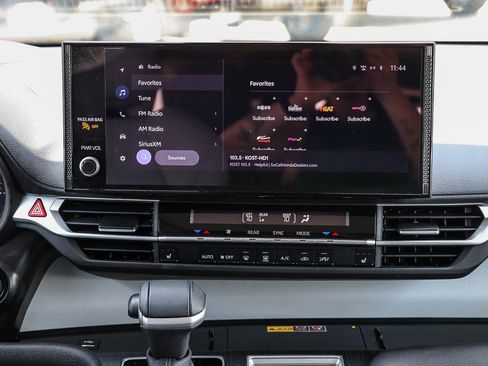 Certified 2025 Toyota Sienna XLE w/ XLE Plus Package FWD image 15
