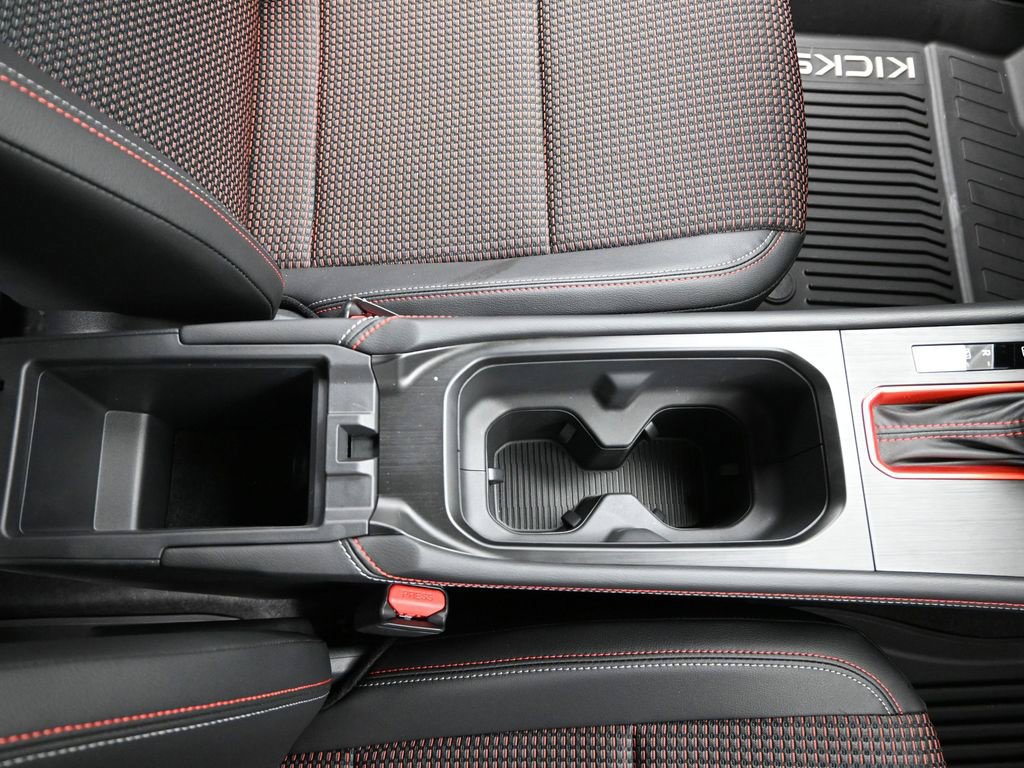 Certified 2026 Nissan Kicks SR FWD image 19
