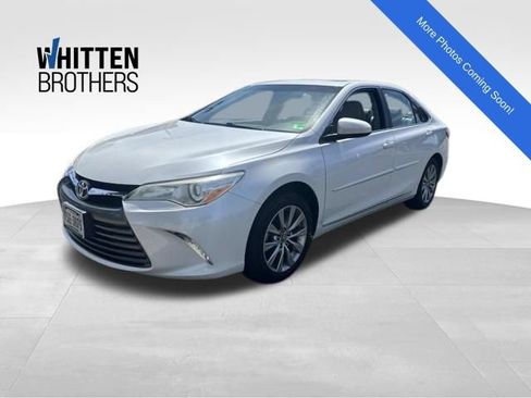 Used 2017 Toyota Camry XLE FWD image 1