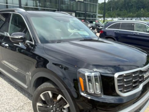 Used 2023 Kia Telluride SX Prestige AWD/4WD image 3