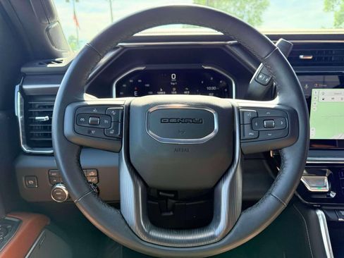 Used 2025 GMC Sierra 3500 Denali Ultimate AWD/4WD image 19
