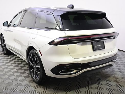 New 2026 Lincoln Nautilus Reserve image 3