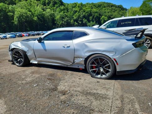 Used 2018 Chevrolet Camaro ZL1 RWD image 4