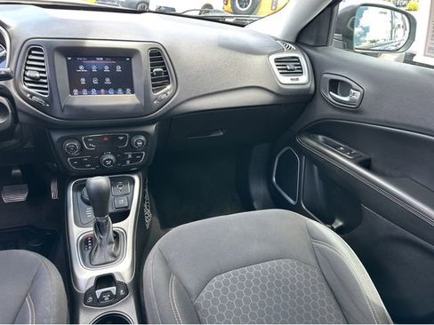 Used 2018 Jeep Compass Sport w/ Tech Group AWD/4WD image 14