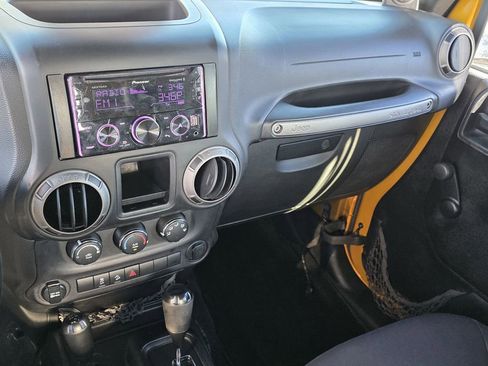 Used 2014 Jeep Wrangler Unlimited Sport image 9