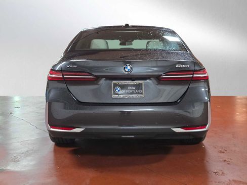 Used 2024 BMW 530i xDrive w/ Convenience Package image 6