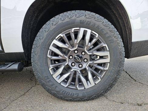 New 2026 Chevrolet Suburban Z71 w/ Z71 Off-Road Package image 17