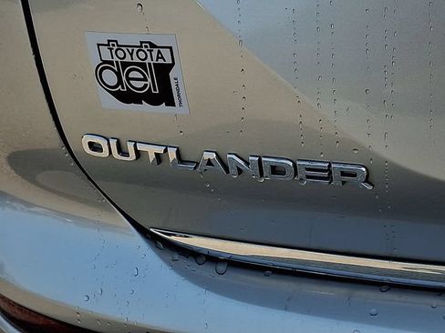 Used 2022 Mitsubishi Outlander SE AWD/4WD image 29
