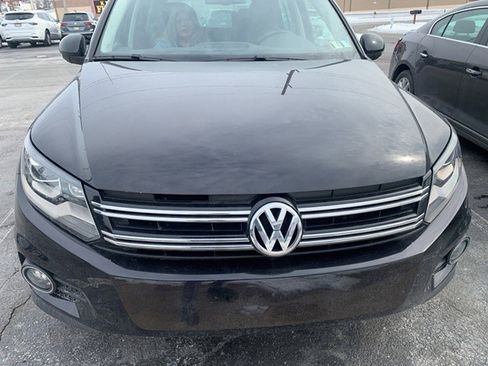 Used 2017 Volkswagen Tiguan Sport image 3