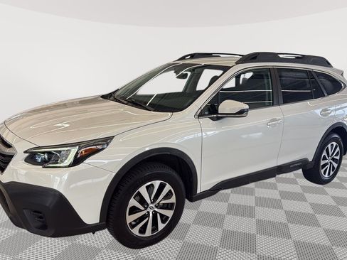 Used 2020 Subaru Outback Premium image 8