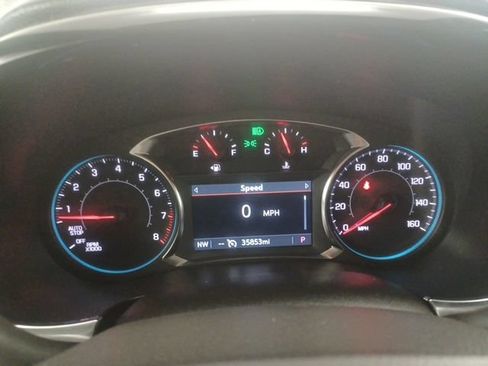 Used 2023 Chevrolet Traverse LT FWD image 24