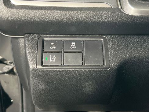 Used 2018 Honda Civic Touring image 10