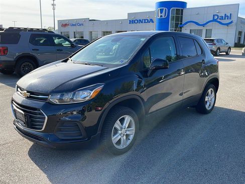 Used 2020 Chevrolet Trax LS w/ Tint and Cruise Package AWD/4WD image 3