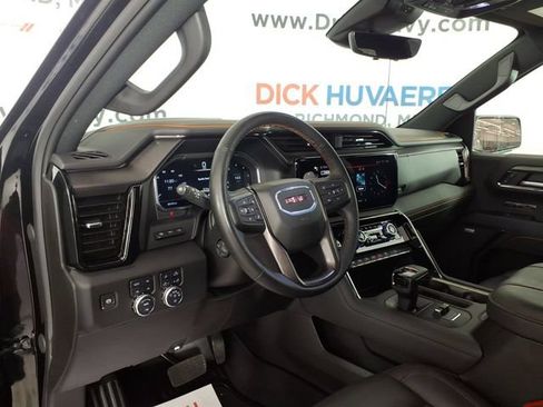 Used 2024 GMC Sierra 1500 AT4 w/ Technology Package AWD/4WD image 12