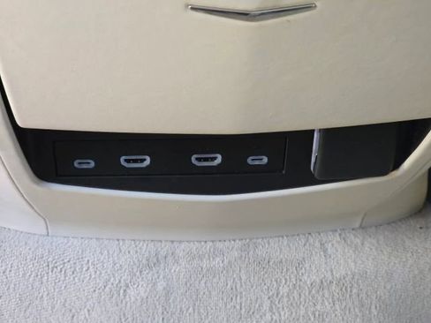 Used 2021 Cadillac Escalade Sport Platinum RWD image 37