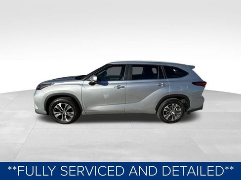 Used 2023 Toyota Highlander XLE image 13