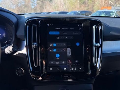 New 2026 Volvo XC40 B5 Ultra w/ Protection Package Premier image 22