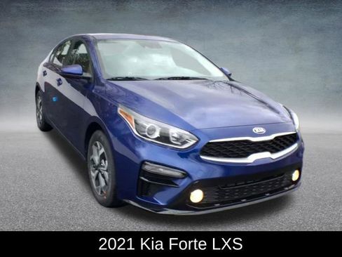 Used 2021 Kia Forte LXS FWD image 3