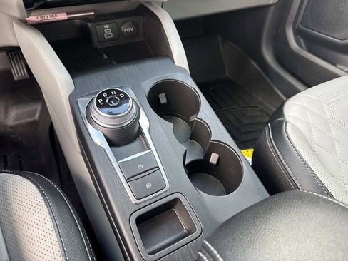 Used 2024 Ford Escape Platinum w/ Premium Technology Package image 27