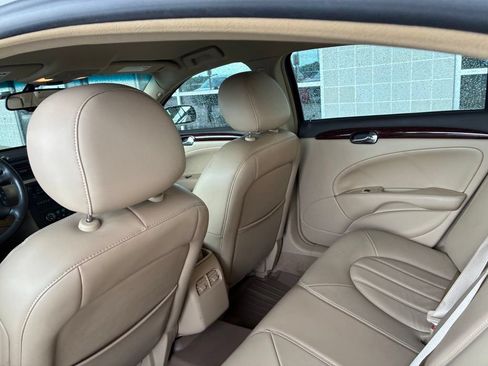 Used 2011 Buick Lucerne CXL FWD image 19