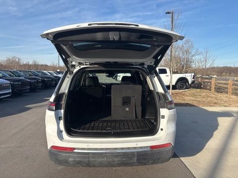 Used 2022 Jeep Grand Cherokee L Limited image 10