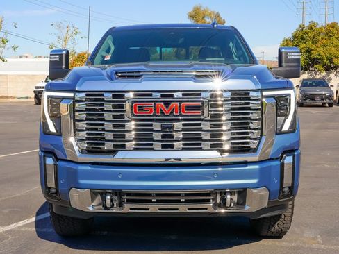 New 2026 GMC Sierra 2500 Denali w/ Denali Reserve Package AWD/4WD image 4