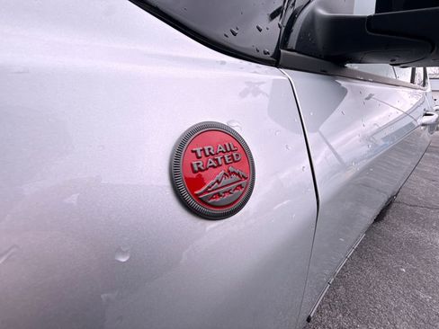 Used 2025 Jeep Compass Trailhawk w/ Trailer Tow Group image 10