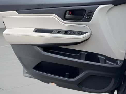 Used 2025 Honda Odyssey EX-L image 21