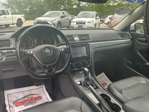 Used 2017 Volkswagen Passat 1.8T SE FWD image 12