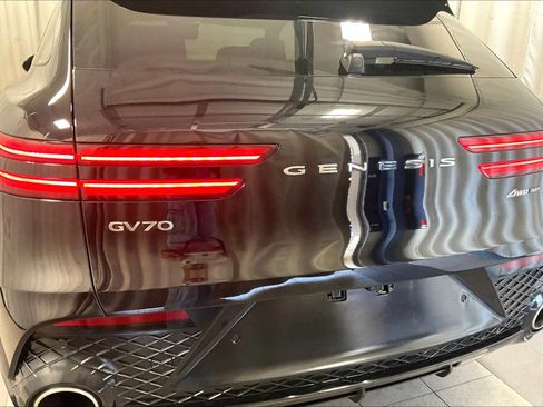 Used 2023 Genesis GV70 3.5T Sport w/ Sport Advanced Package image 29