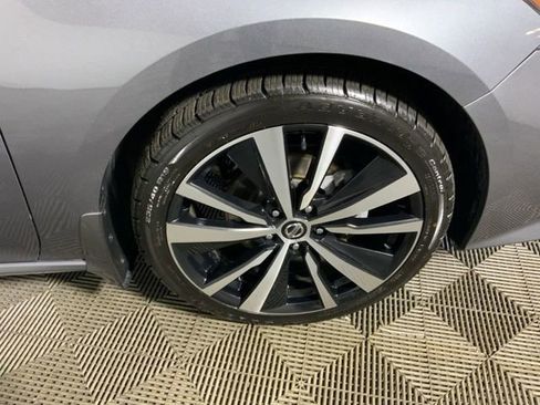 Used 2019 Nissan Altima 2.5 SR w/ SR Premium Package image 14