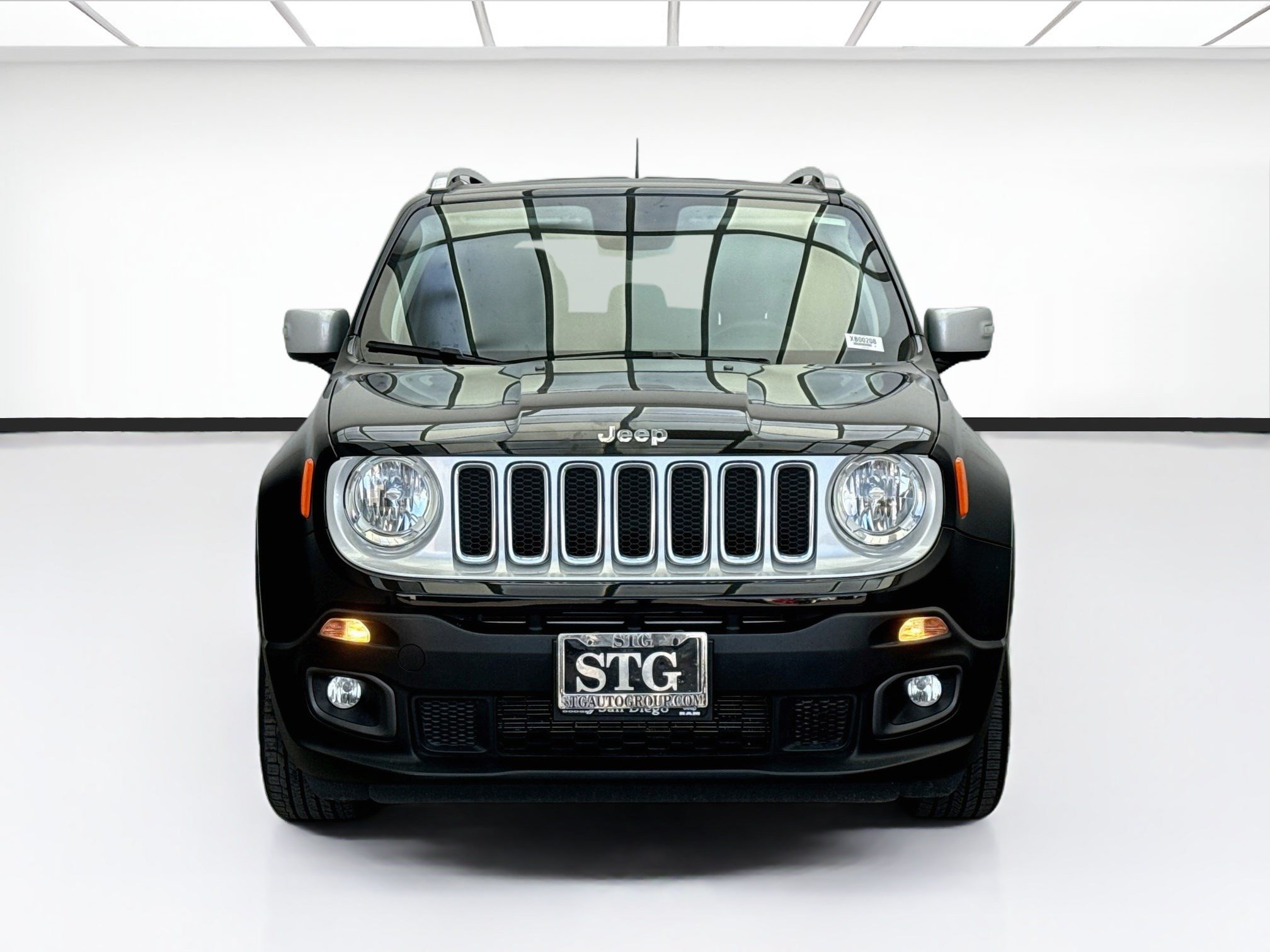 Used 2018 Jeep Renegade Limited w/ UConnect 8.4 Nav Group FWD image 2