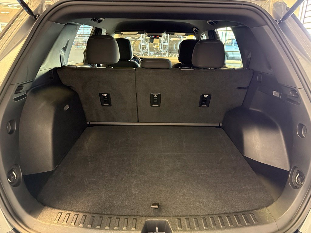 Used 2026 Chevrolet Equinox LT AWD/4WD image 25