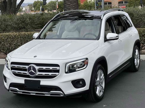 Used 2020 Mercedes-Benz GLB 250 4MATIC image 36