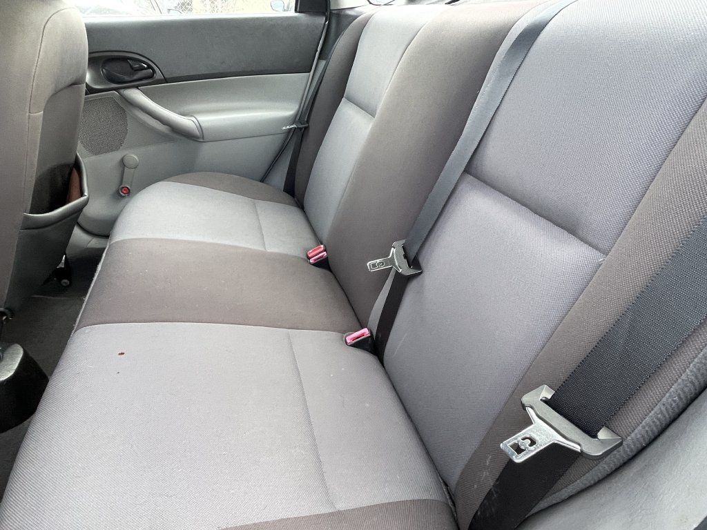 Used 2007 Ford Focus ZX4 Sedan FWD image 10