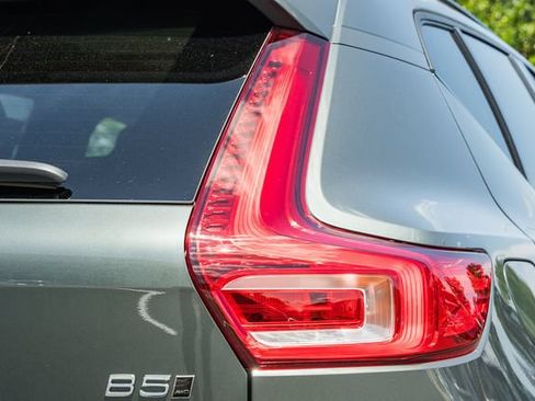 New 2026 Volvo XC40 B5 Plus w/ Protection Package Premier AWD/4WD image 7