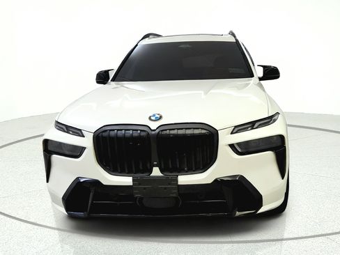 Used 2023 BMW X7 xDrive40i w/ M Sport Package AWD/4WD image 2
