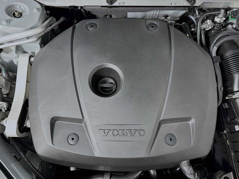 Used 2025 Volvo XC60 T8 Plus w/ Protection Package Premier image 28