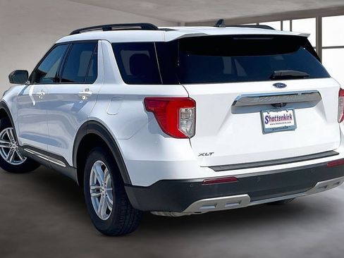 Used 2022 Ford Explorer XLT w/ Equipment Group 202A RWD image 4