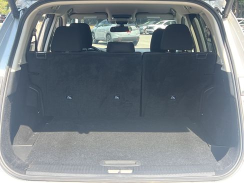 Used 2025 Nissan Rogue SV AWD/4WD image 19
